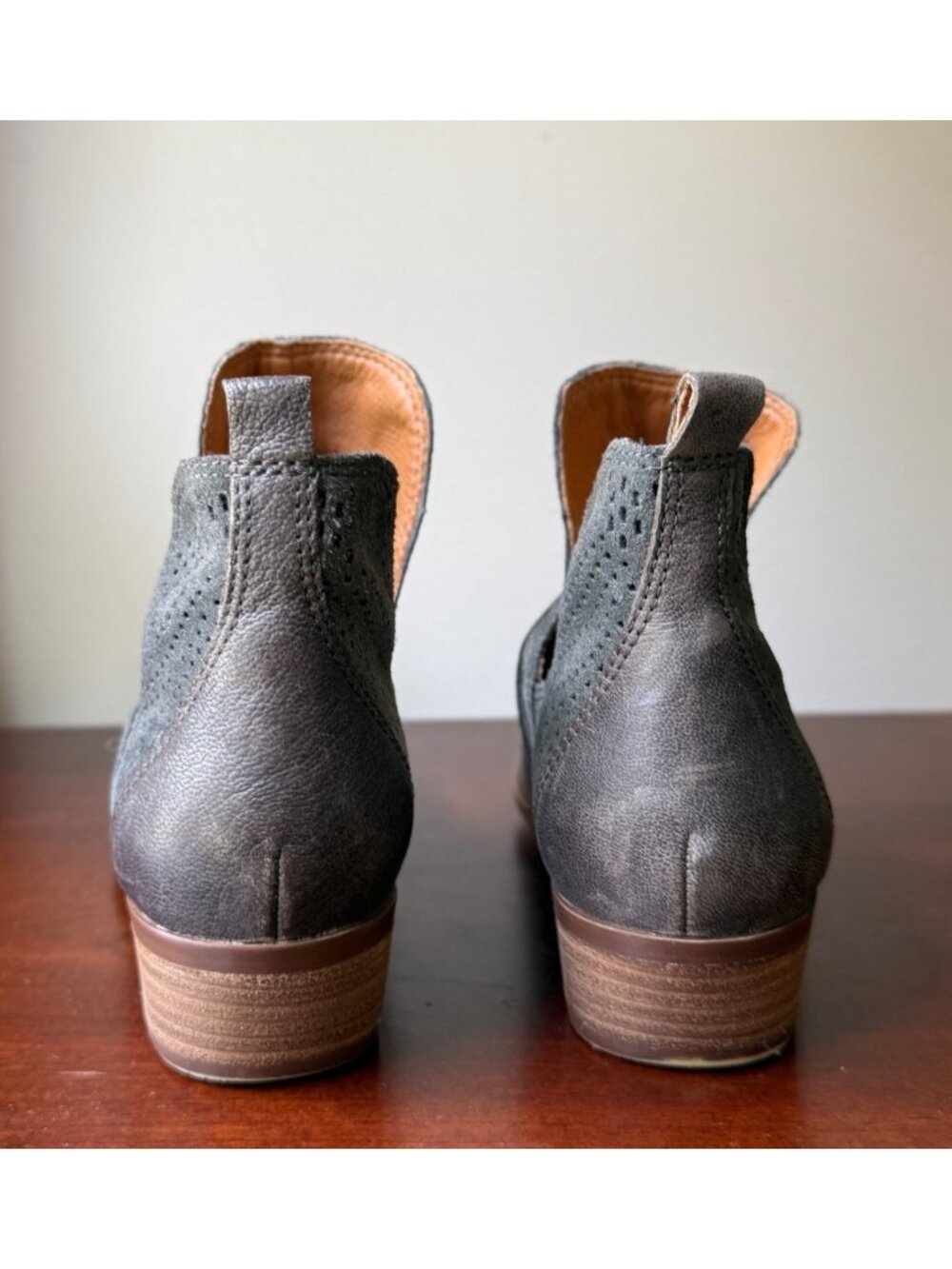 Lucky Brand Perforated Leather Ankle Boots Western Style Gray Womens Size 8.5 St - Picture 3 of 11